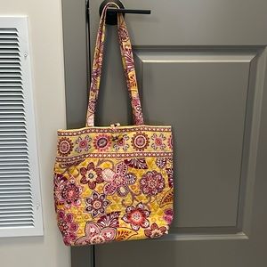 Vera Bradley tote bag
